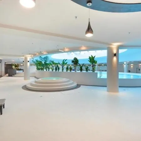 Appartement Hanza Tower White 24 Pool & Jacuzzi