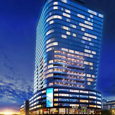 Hanza Tower White 24 Pool & Jacuzzi Szczecin